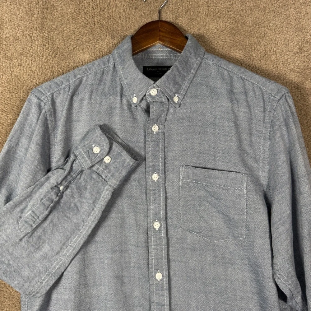 Banana Republic Oxford Shirt Mens Medium Blue Untucked Fit Long Sleeve Cotton